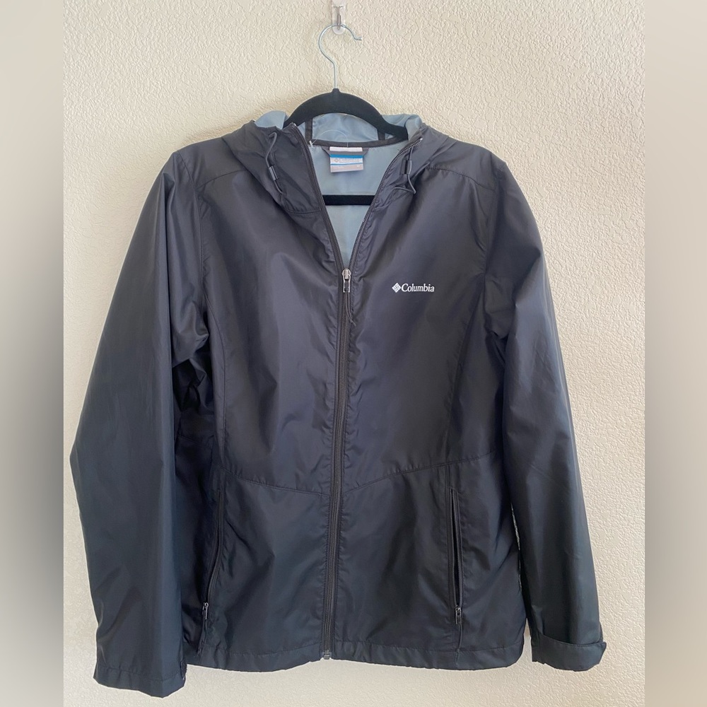 Columbia medium black Rain Jacket Wind Breaker Hooded